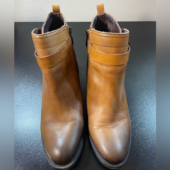 Vince Camuto Beamer Two Tone Calf Booties. Size 9.5. EUC - Picture 7 of 11